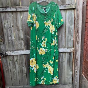 G.I.L.I floral Green Dress sz. 2X